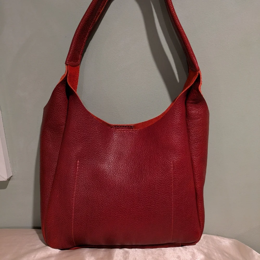 **SOLD**. 'Almost Perfect' Madison Shoulder Bag - Picture 2 of 10